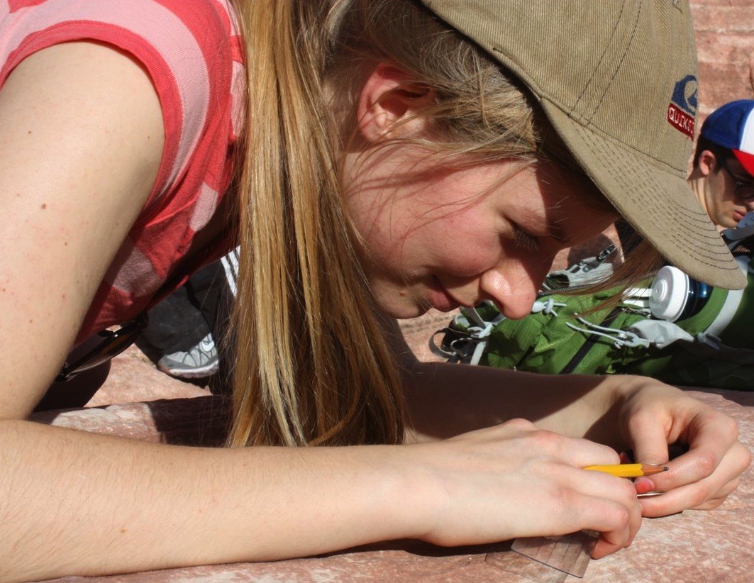 Measuring particle size in the Calico Hills  (2013, courtesy Kirsten Arnell)