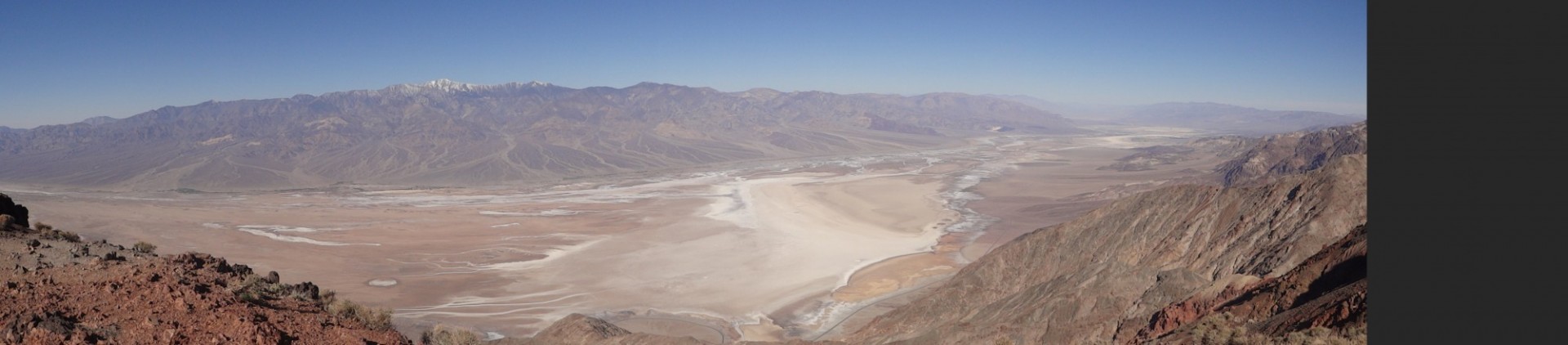 Looking down on Death Valley from Dante's View. Telescope Peak on the skyline rises to an elevation of 11,049 feet. Photo: Ji Woon Park (2014)