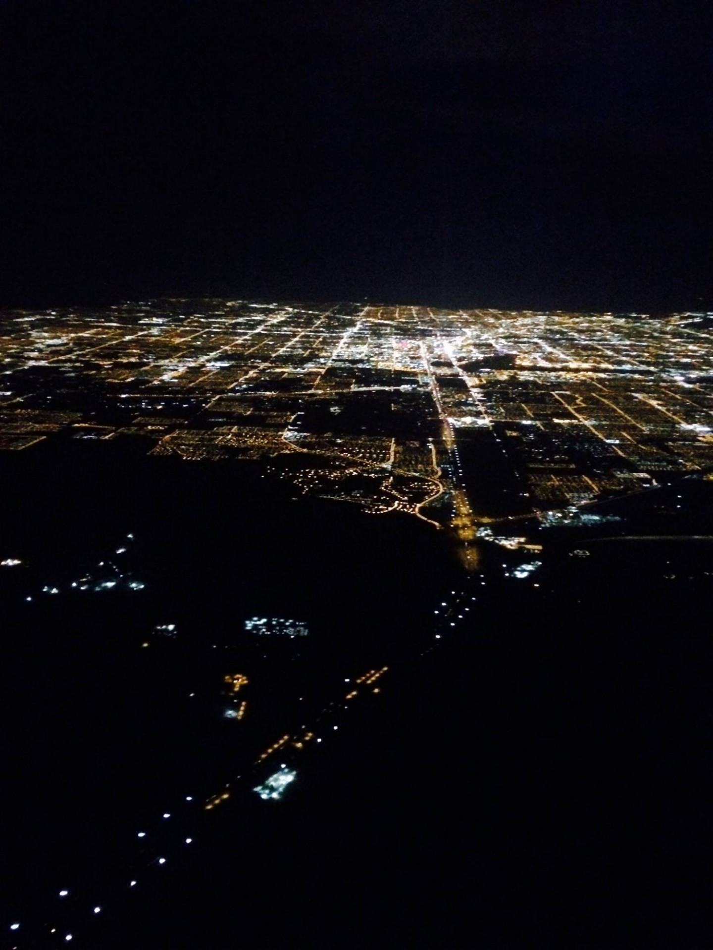 Flying out of Las Vegas on the red eye (2015, courtesy Ainsley Katz)