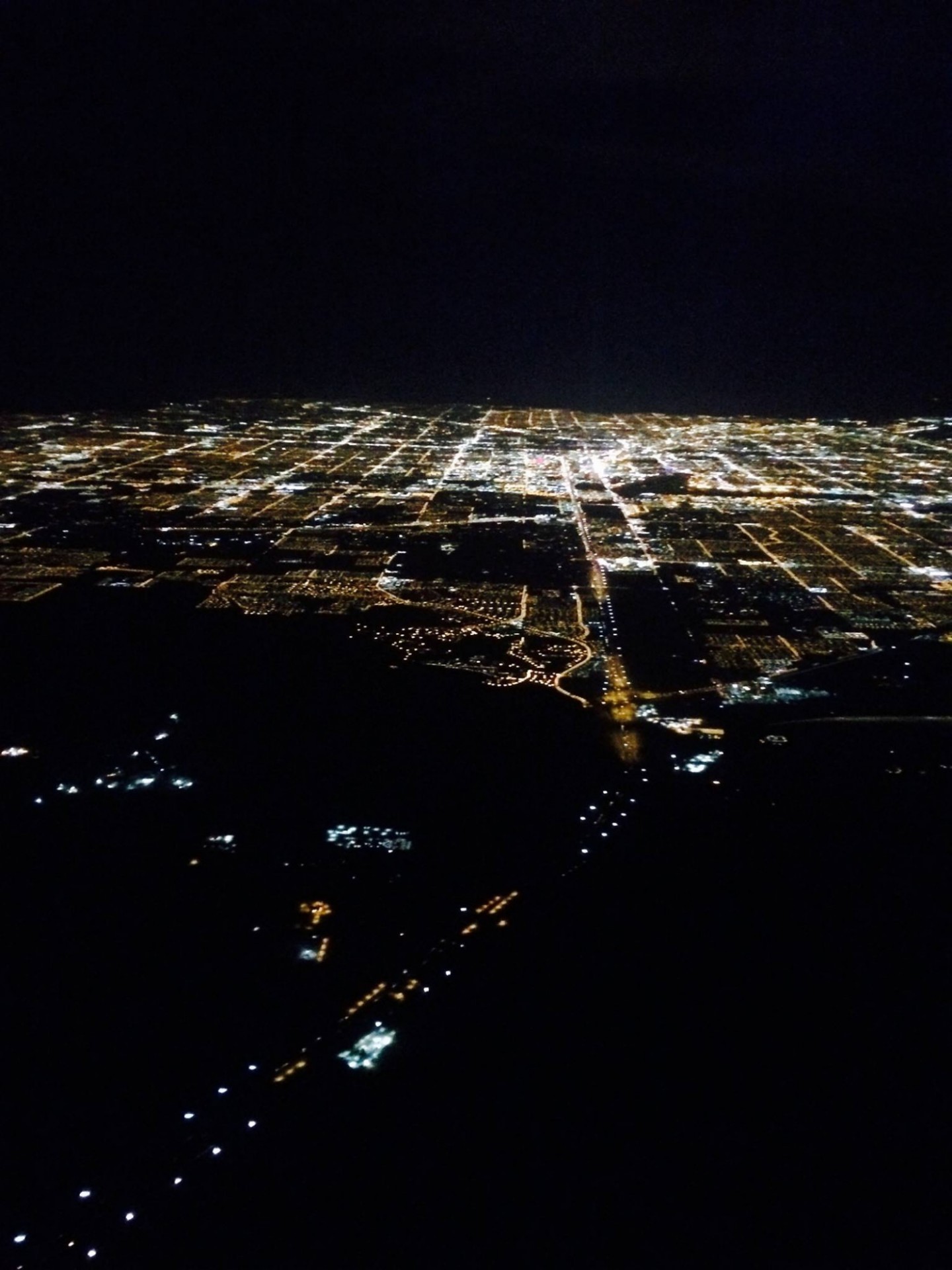 Flying out of Las Vegas on the red eye (2015, courtesy Ainsley Katz) Flying out of Las Vegas on the red eye (2015, courtesy Ainsley Katz)